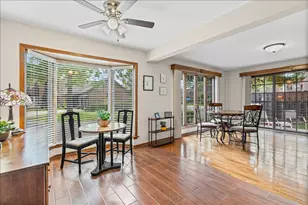 44 Kings Ct, Westchester, IL 60154 - Photo 8