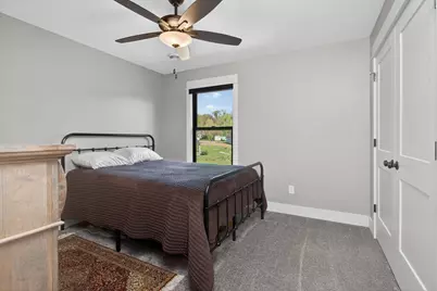 662 Holmes Street, Bettendorf, IA 52722 - Photo 22