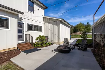 662 Holmes Street, Bettendorf, IA 52722 - Photo 42