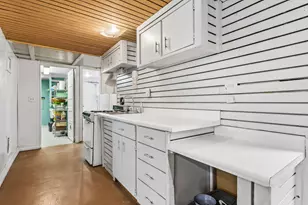500 W 42nd St, Chicago, IL 60609 - Photo 16