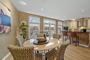 2048 Valor Ct, Glenview, IL 60026 - Photo 20