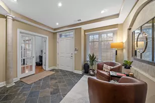 2048 Valor Ct, Glenview, IL 60026 - Photo 4