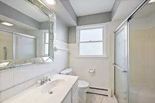 8746 S 81st Ct, Hickory Hills, IL 60457 - Photo 6