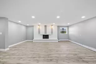 8746 S 81st Ct, Hickory Hills, IL 60457 - Photo 10