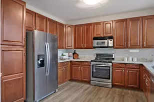 305 Ashby Ct, Geneva, IL 60134 - Photo 6