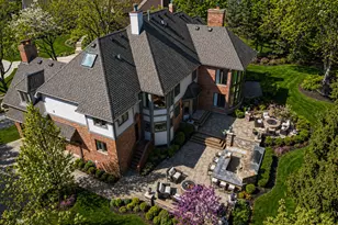 599 Chateaux Bourne Dr, Barrington, IL 60010 - Photo 2