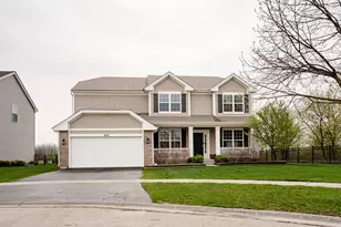 840 Wildwood Dr, Pingree Grove, IL 60140 - Photo 2