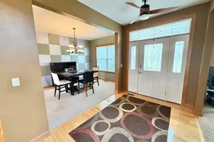13437 Springhill Dr, Winnebago, IL 61088 - Photo 4