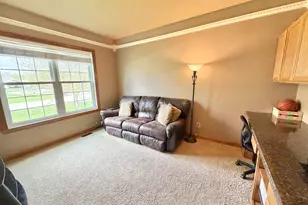 13437 Springhill Dr, Winnebago, IL 61088 - Photo 10