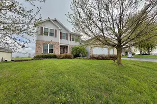 13437 Springhill Dr, Winnebago, IL 61088 - Photo 2