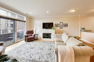 2472 W Foster Ave, Chicago, IL 60625 - Photo 6
