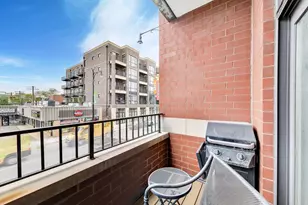 2472 W Foster Ave, Chicago, IL 60625 - Photo 22
