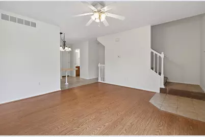 3 Ross Drive #6, Bloomington, IL 61701 - Photo 4
