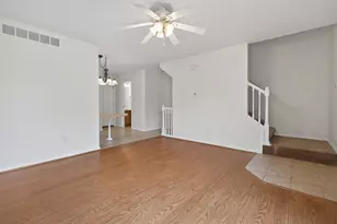 3 Ross Dr, Bloomington, IL 61701 - Photo 4
