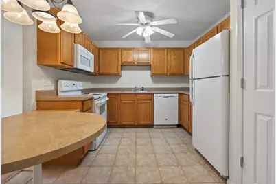 3 Ross Drive #6, Bloomington, IL 61701 - Photo 6