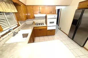8737 S Richmond Ave, Evergreen Park, IL 60805 - Photo 14