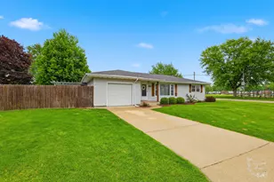 757 Burns Ct, Bourbonnais, IL 60914 - Photo 2
