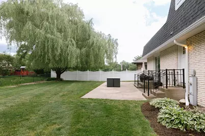 7810 Del Court, Darien, IL 60561 - Photo 34