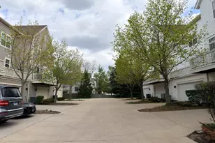 1235 Tuscany Dr, Streamwood, IL 60107 - Photo 4