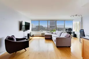 3900 N Lake Shore Dr, Chicago, IL 60613 - Photo 2