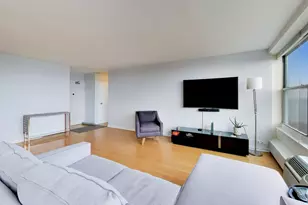 3900 N Lake Shore Dr, Chicago, IL 60613 - Photo 8