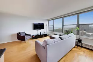3900 N Lake Shore Dr, Chicago, IL 60613 - Photo 4