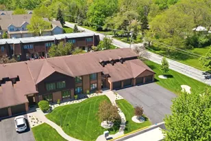 1402 Woodhollow Dr, Flossmoor, IL 60422 - Photo 2