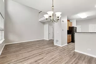 725 S Jade Ln, Round Lake, IL 60073 - Photo 8