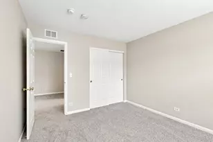 725 S Jade Ln, Round Lake, IL 60073 - Photo 16
