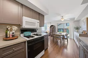 9222 Auburn Ct, Orland Park, IL 60462 - Photo 2
