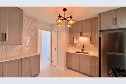9001 Golf Road #8C, Des Plaines, IL 60016 - Photo 6