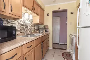 11810 S Komensky Ave, Alsip, IL 60803 - Photo 6