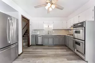 9S172 Cumnor Rd, Downers Grove, IL 60516 - Photo 10