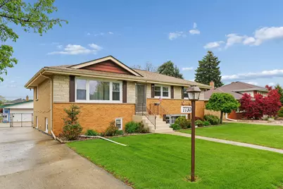 7730 S Octavia Avenue, Bridgeview, IL 60455 - Photo 2