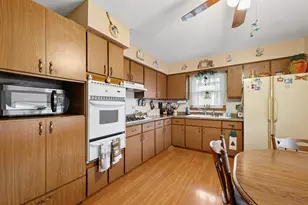 7730 S Octavia Ave, Bridgeview, IL 60455 - Photo 6