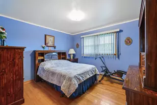 7730 S Octavia Ave, Bridgeview, IL 60455 - Photo 8