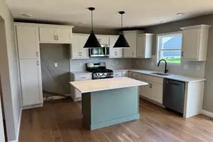 2507 Savanna Rd, Bloomington, IL 61705 - Photo 2