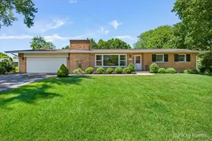 824 Skyline Dr, Barrington, IL 60010 - Photo 2