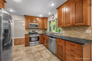 824 Skyline Dr, Barrington, IL 60010 - Photo 10