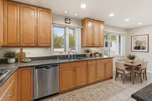 75 Eastwood Dr, Deerfield, IL 60015 - Photo 6