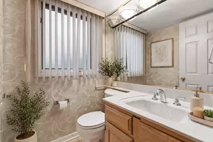 75 Eastwood Dr, Deerfield, IL 60015 - Photo 10
