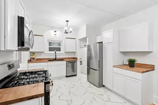 2905 13th Ave, Moline, IL 61265 - Photo 6