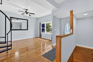 9018 S Brandon Ave, Chicago, IL 60617 - Photo 4