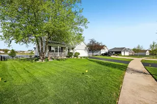 1407 Autumn Ridge Rd, Sandwich, IL 60548 - Photo 2