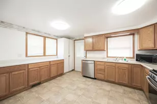 4429 W 87th St, Hometown, IL 60456 - Photo 4