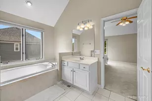 26W326 Pinehurst Dr, Winfield, IL 60190 - Photo 28