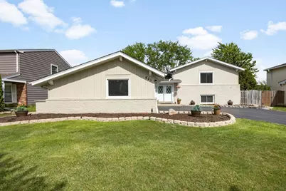 621 Newport Avenue, Westmont, IL 60559 - Photo 2