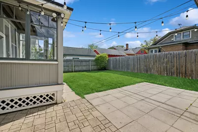 18 N Worth Avenue, Elgin, IL 60123 - Photo 24
