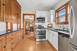 18 N Worth Ave, Elgin, IL 60123 - Photo 8