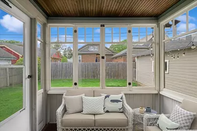 18 N Worth Avenue, Elgin, IL 60123 - Photo 16